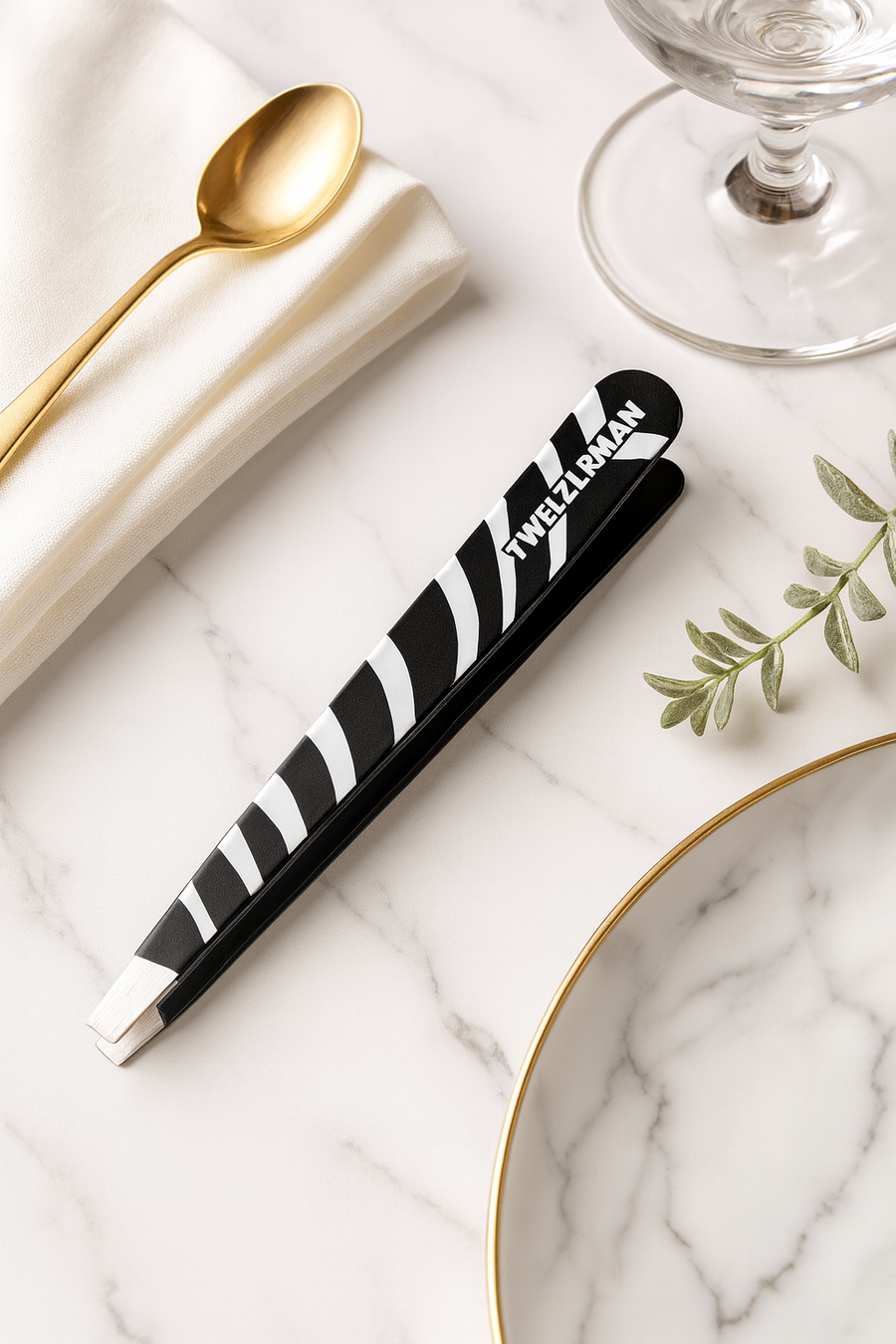 TWEEZER MAN Slant Tweezer Zebra Print - Black