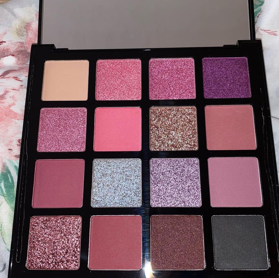 L.A. Girl Break Free Eyeshadow Palette - This is Me
