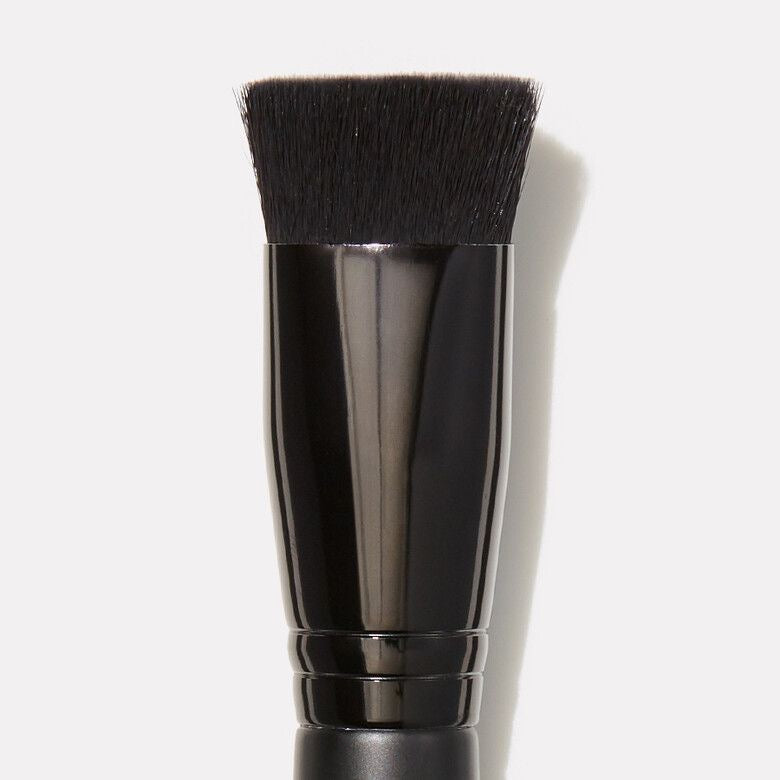 e.l.f. Triangular Buffing Foundation Brush
